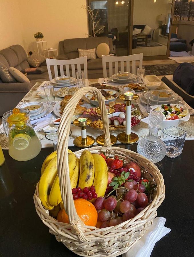 Alexandrina Hostel Dubai Ngoại thất bức ảnh