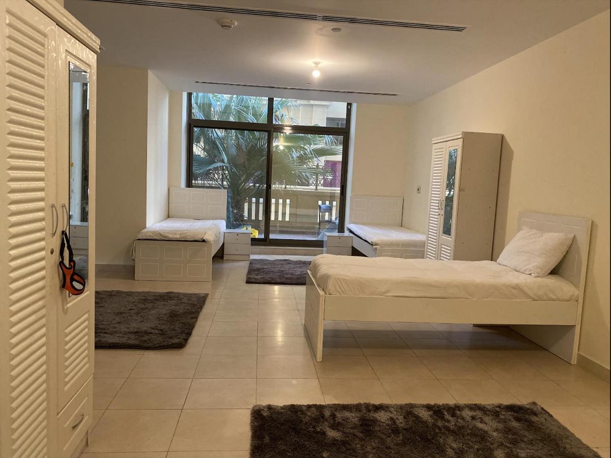 Alexandrina Hostel Dubai Ngoại thất bức ảnh