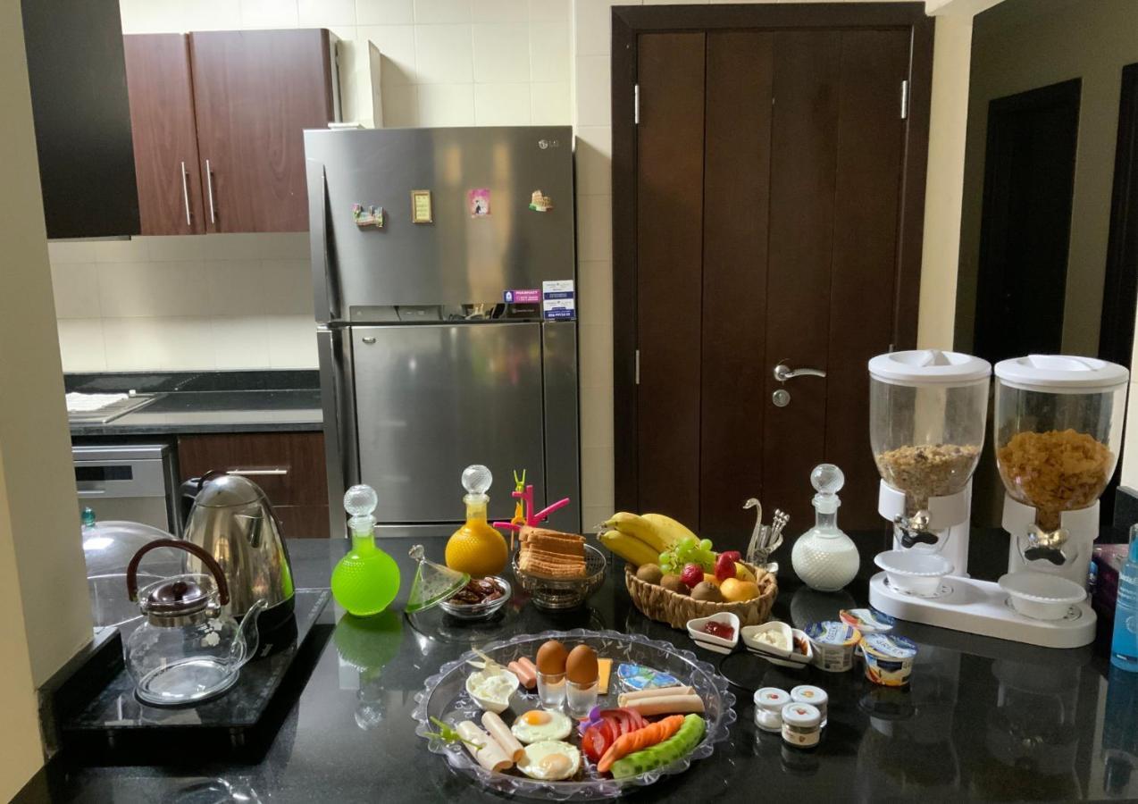 Alexandrina Hostel Dubai Ngoại thất bức ảnh