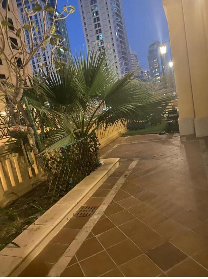 Alexandrina Hostel Dubai Ngoại thất bức ảnh