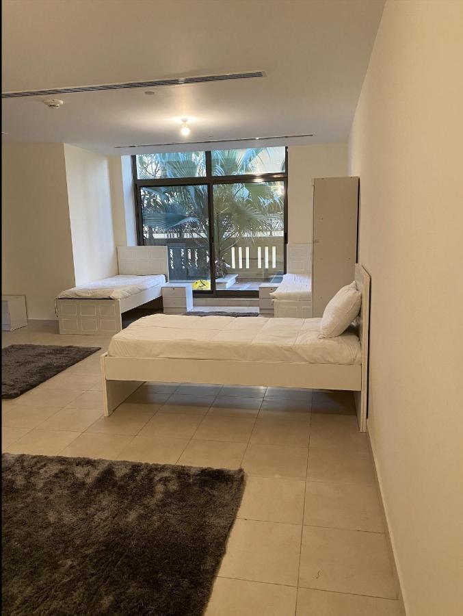 Alexandrina Hostel Dubai Ngoại thất bức ảnh