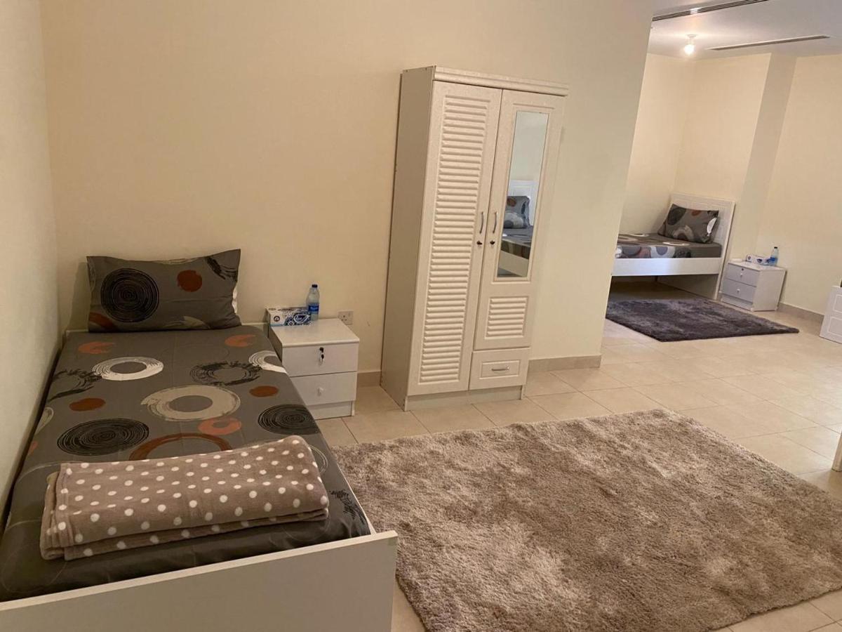 Alexandrina Hostel Dubai Ngoại thất bức ảnh