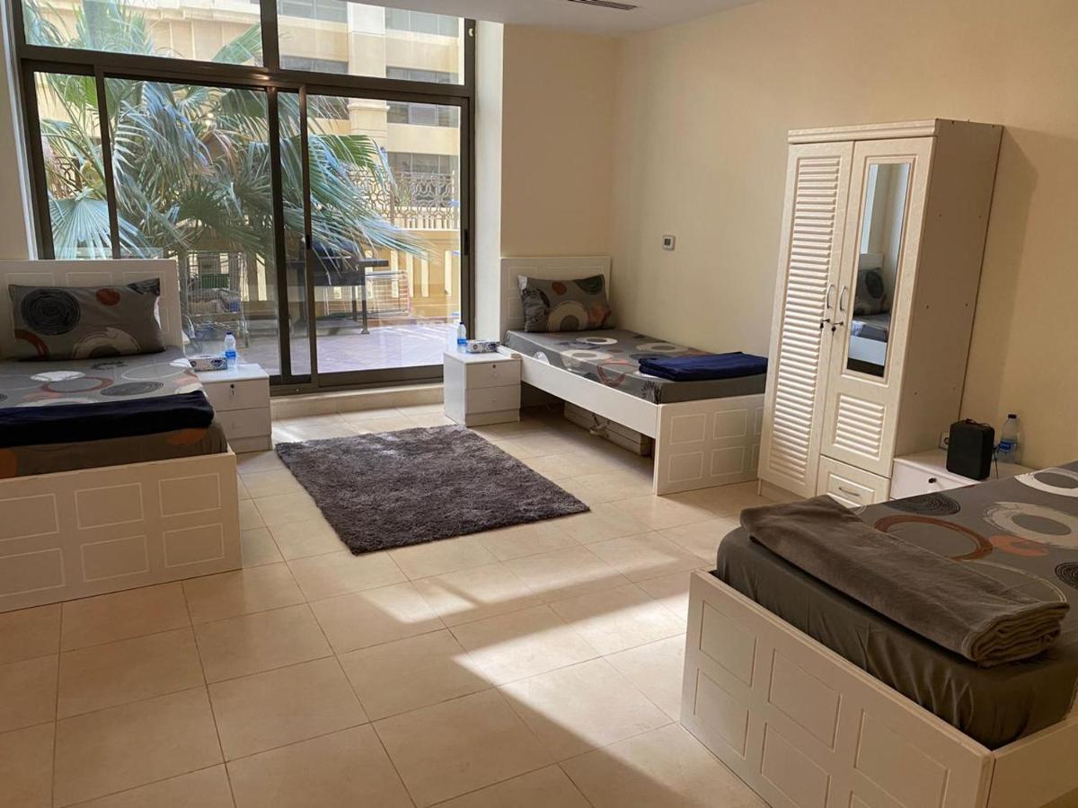 Alexandrina Hostel Dubai Ngoại thất bức ảnh