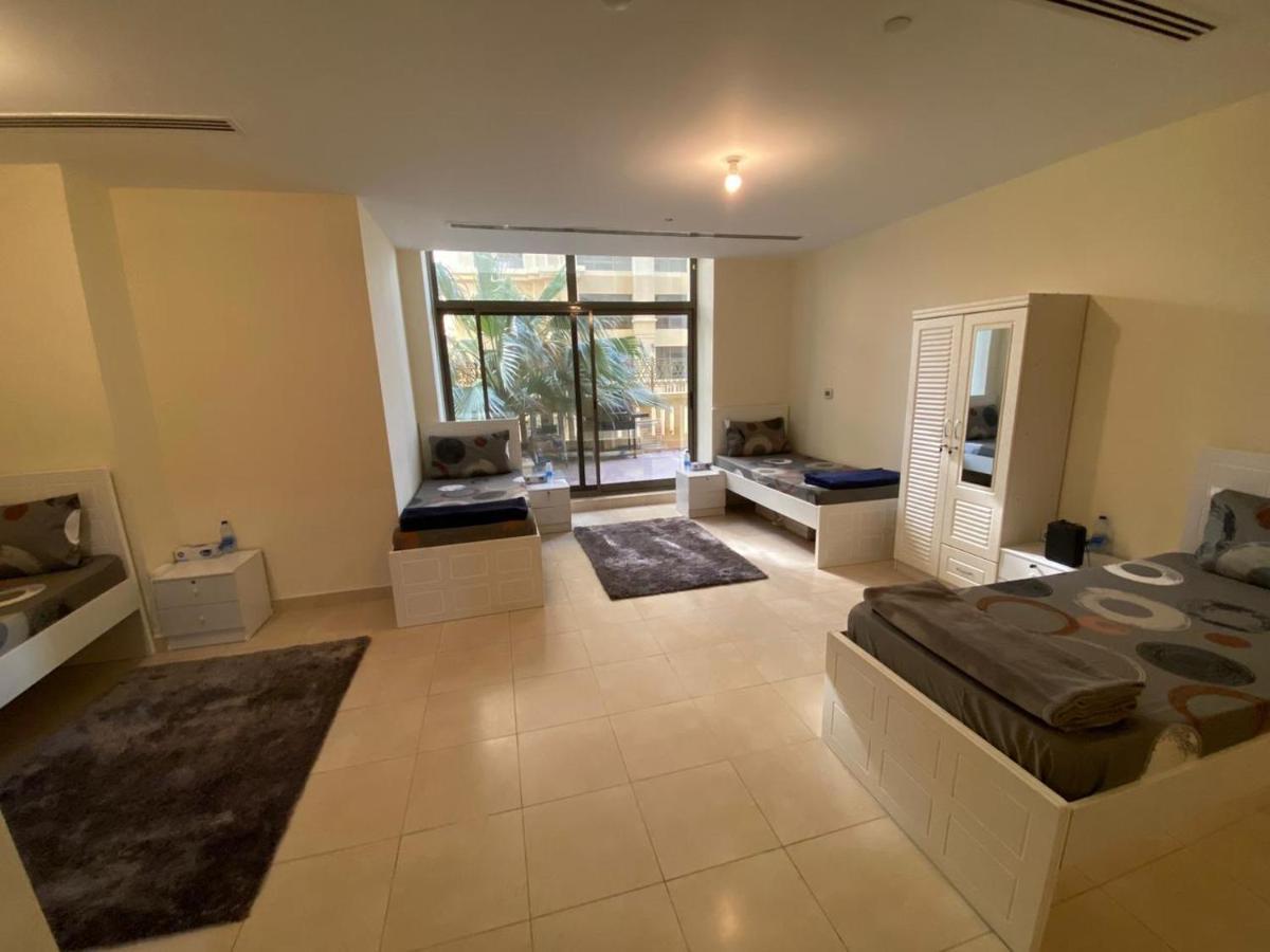 Alexandrina Hostel Dubai Ngoại thất bức ảnh