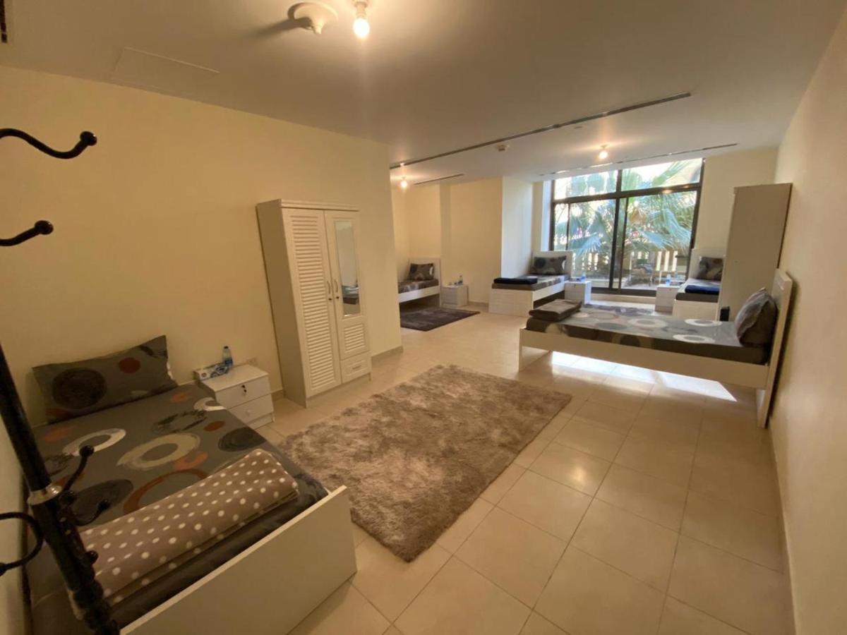 Alexandrina Hostel Dubai Ngoại thất bức ảnh