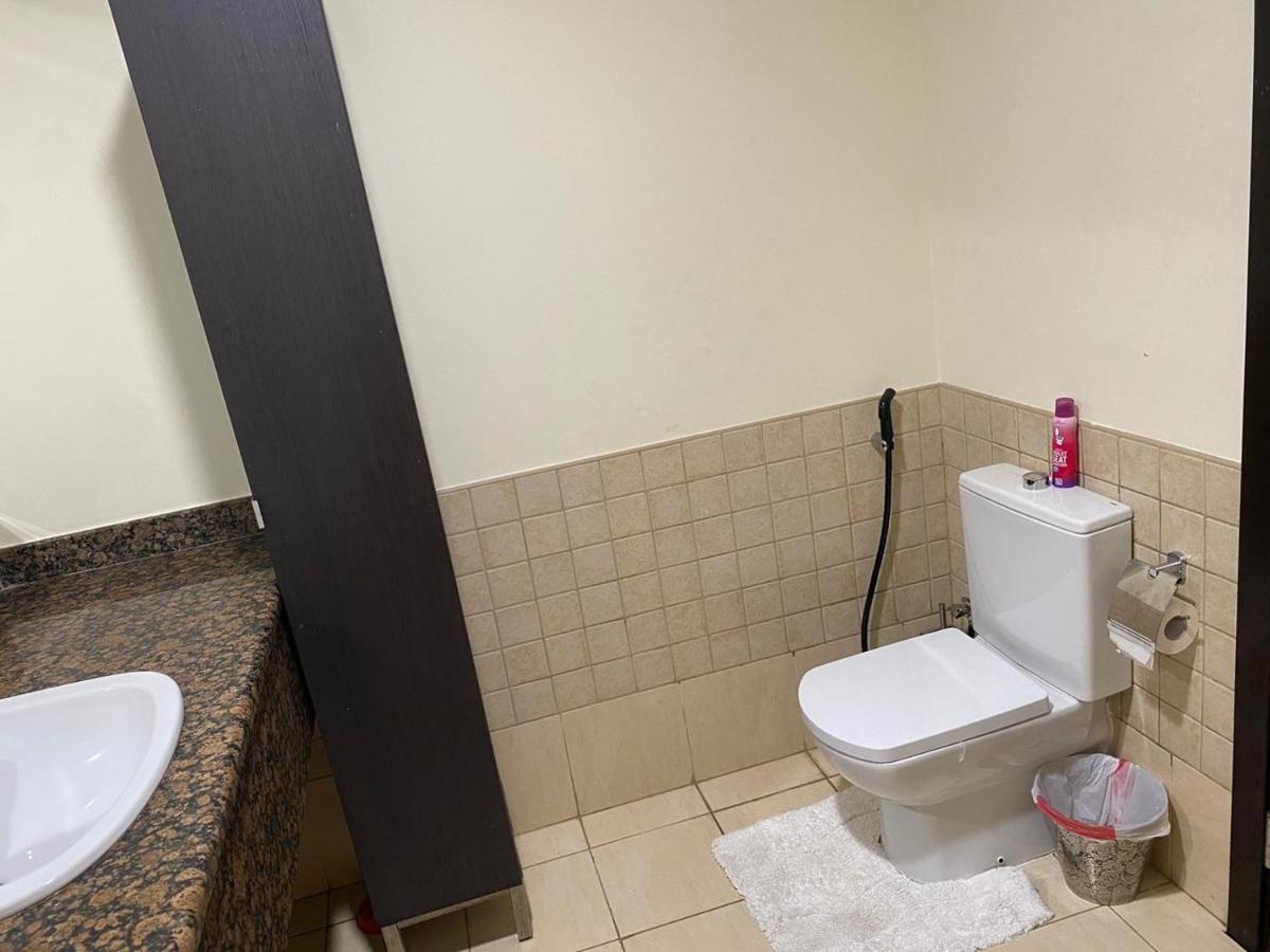 Alexandrina Hostel Dubai Ngoại thất bức ảnh