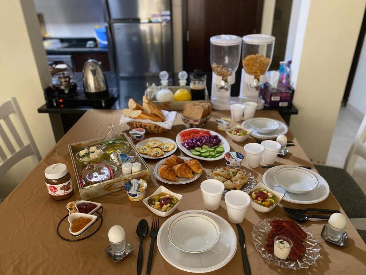 Alexandrina Hostel Dubai Ngoại thất bức ảnh