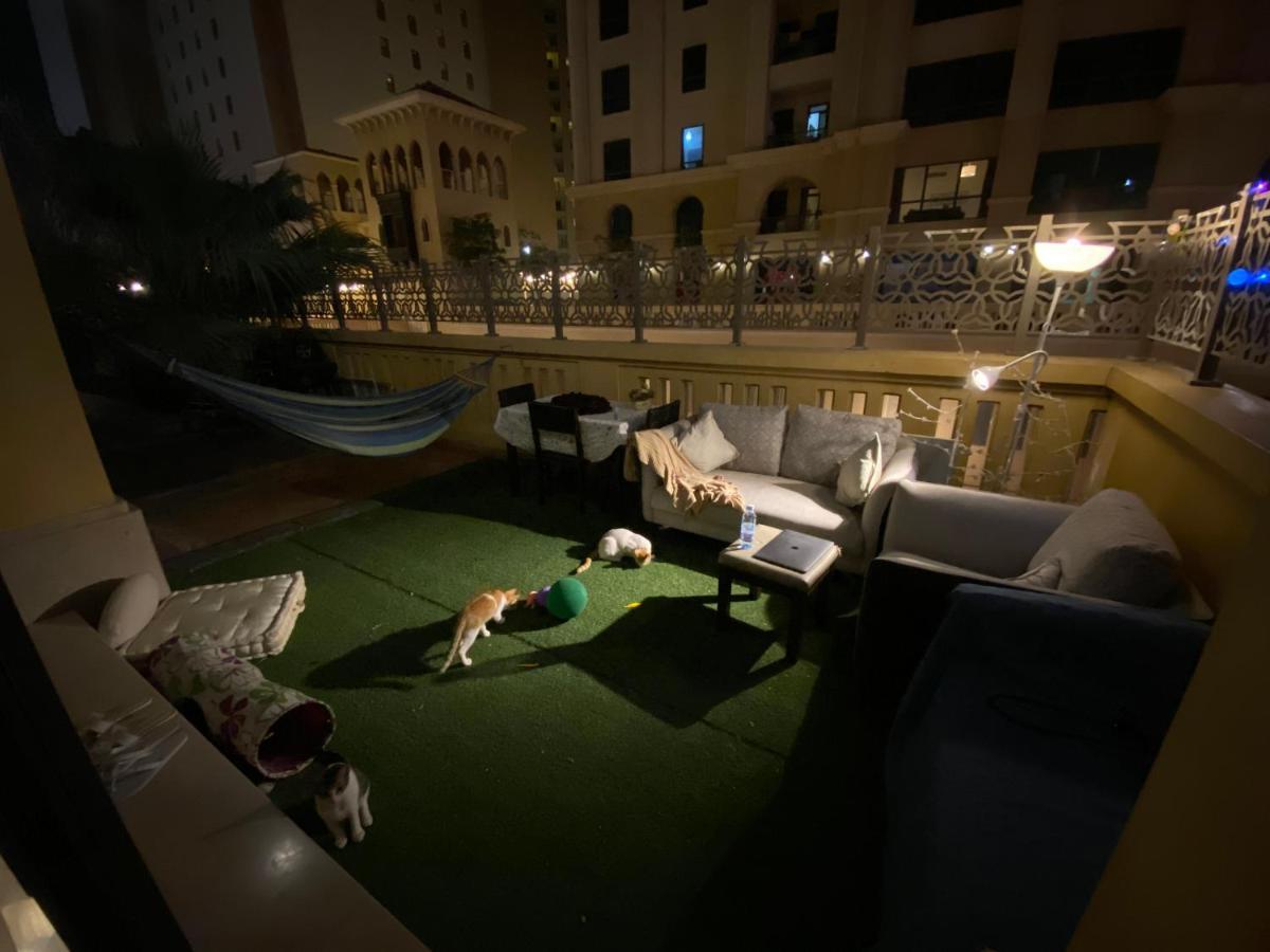 Alexandrina Hostel Dubai Ngoại thất bức ảnh