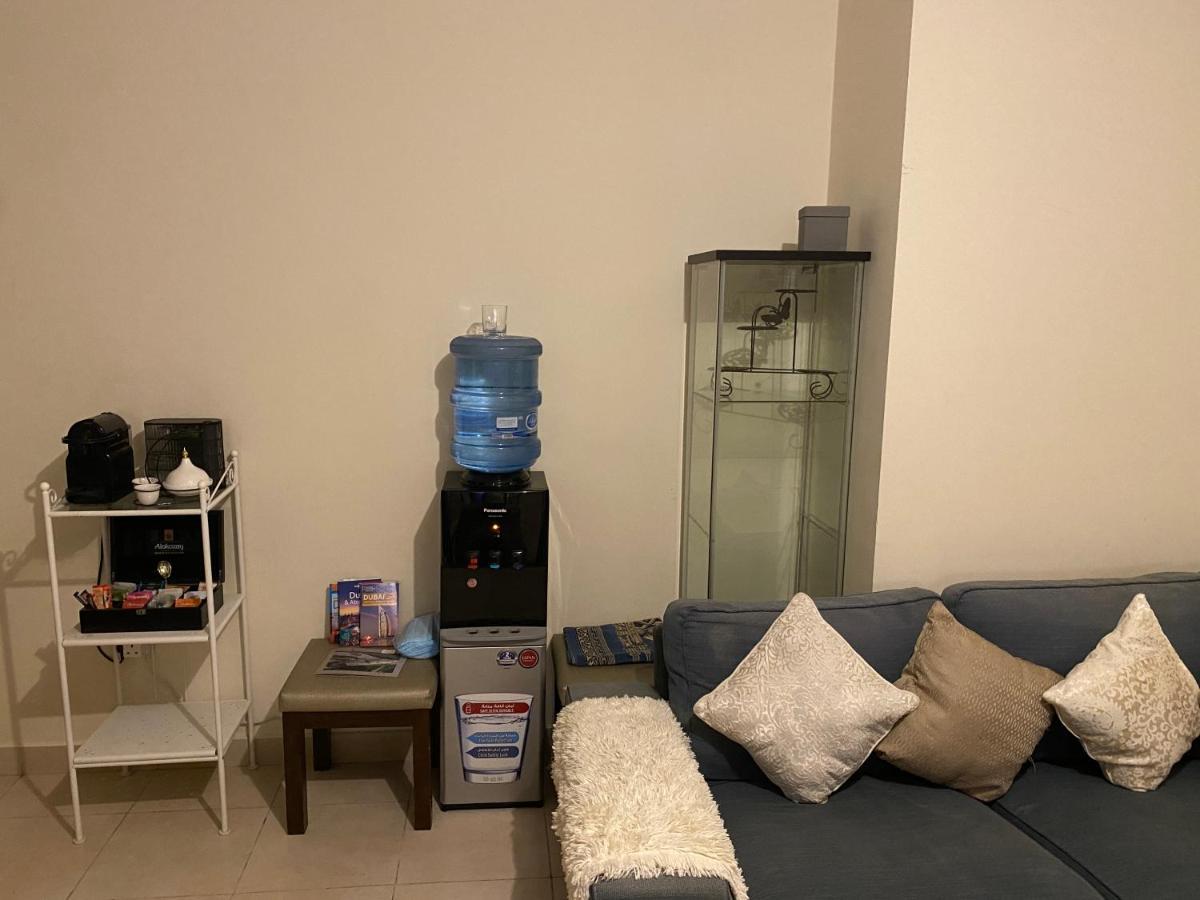 Alexandrina Hostel Dubai Ngoại thất bức ảnh