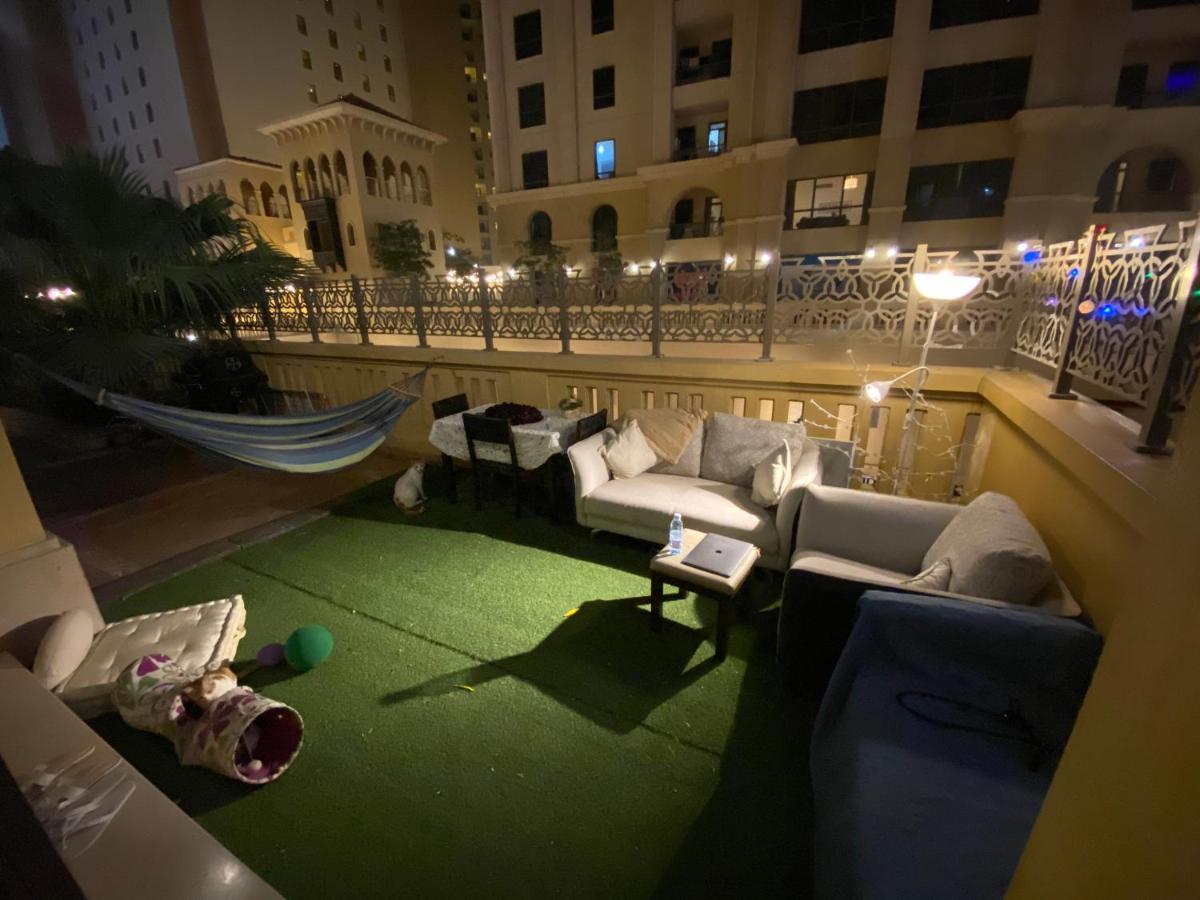 Alexandrina Hostel Dubai Ngoại thất bức ảnh