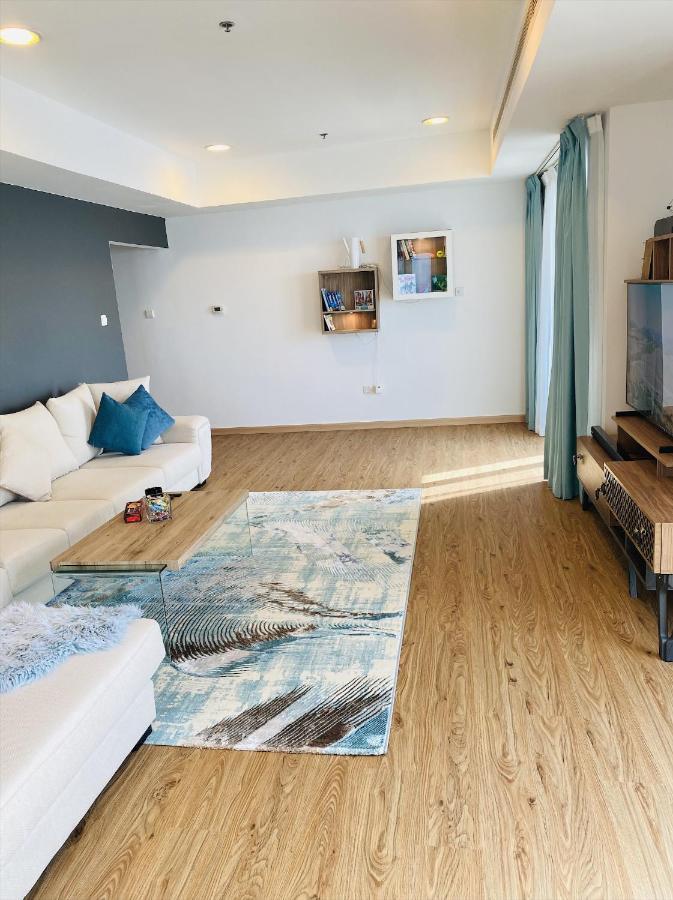 Alexandrina Hostel Dubai Ngoại thất bức ảnh
